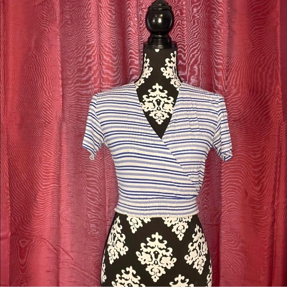 Lot of Medium Top